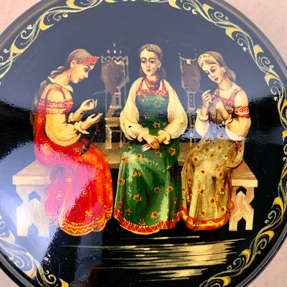 Vintage Russian Hand Painted Lacquer Round Box 3 Sisters Folk Art - Picture 10 of 16